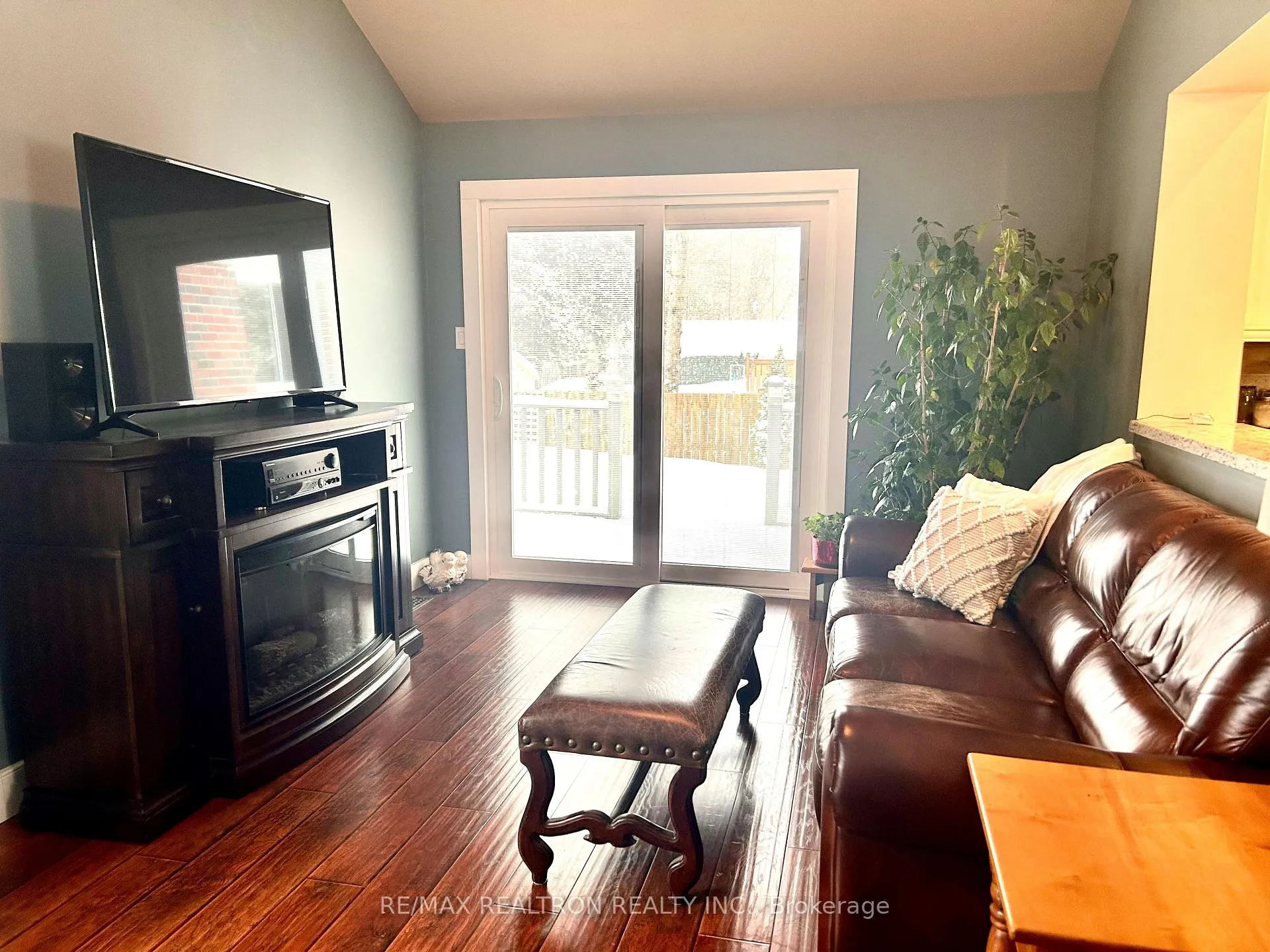 Photo 8 of 1203 St Vincent Street, Springwater, Midhurst — HOMEH
