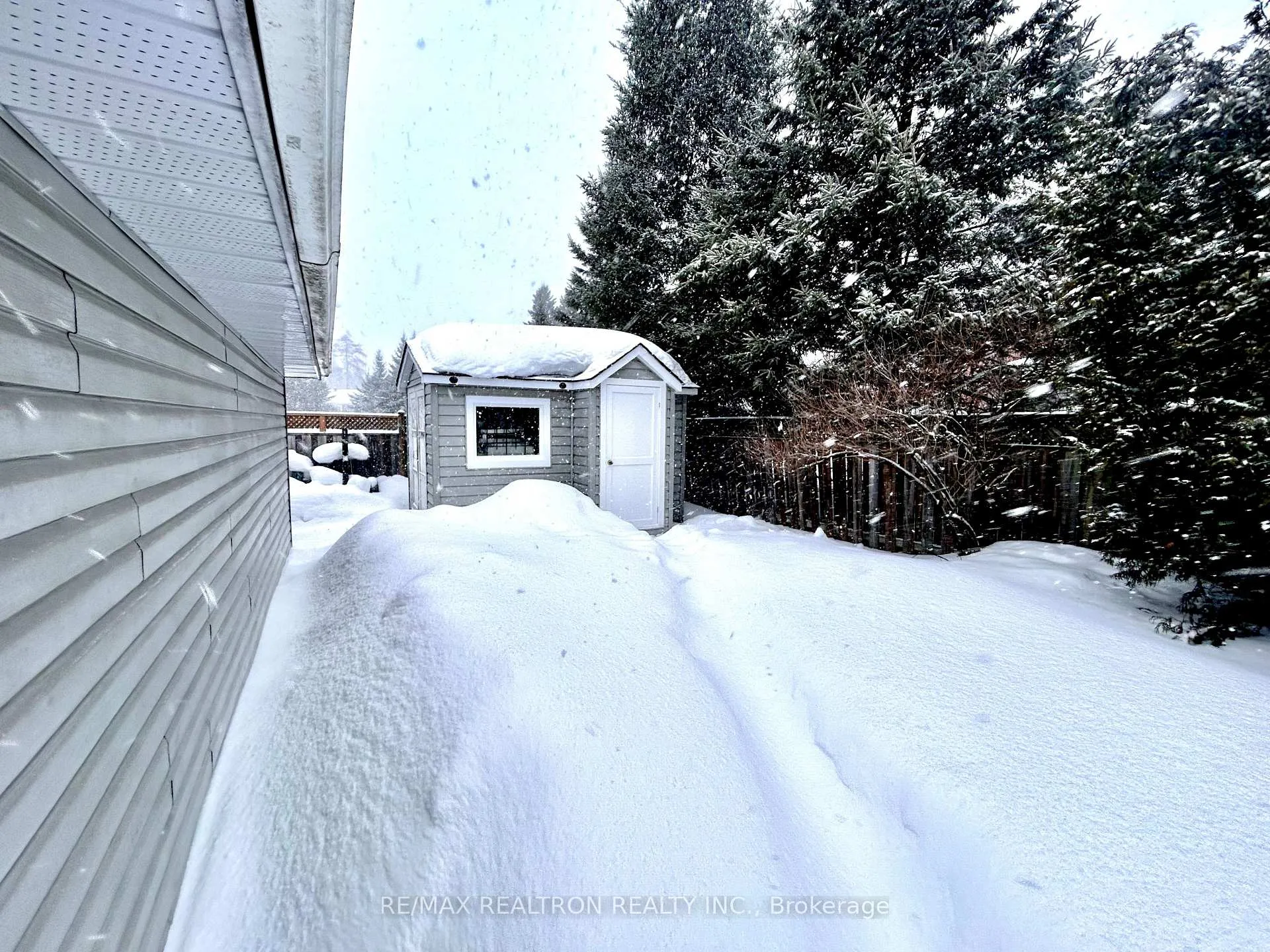 Photo 24 of 1203 St Vincent Street, Springwater, Midhurst — HOMEH