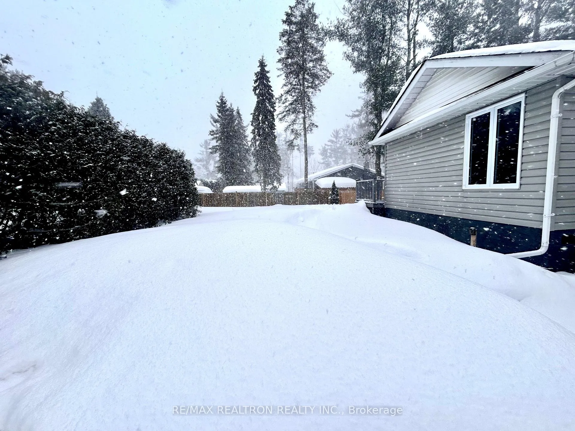 Photo 25 of 1203 St Vincent Street, Springwater, Midhurst — HOMEH