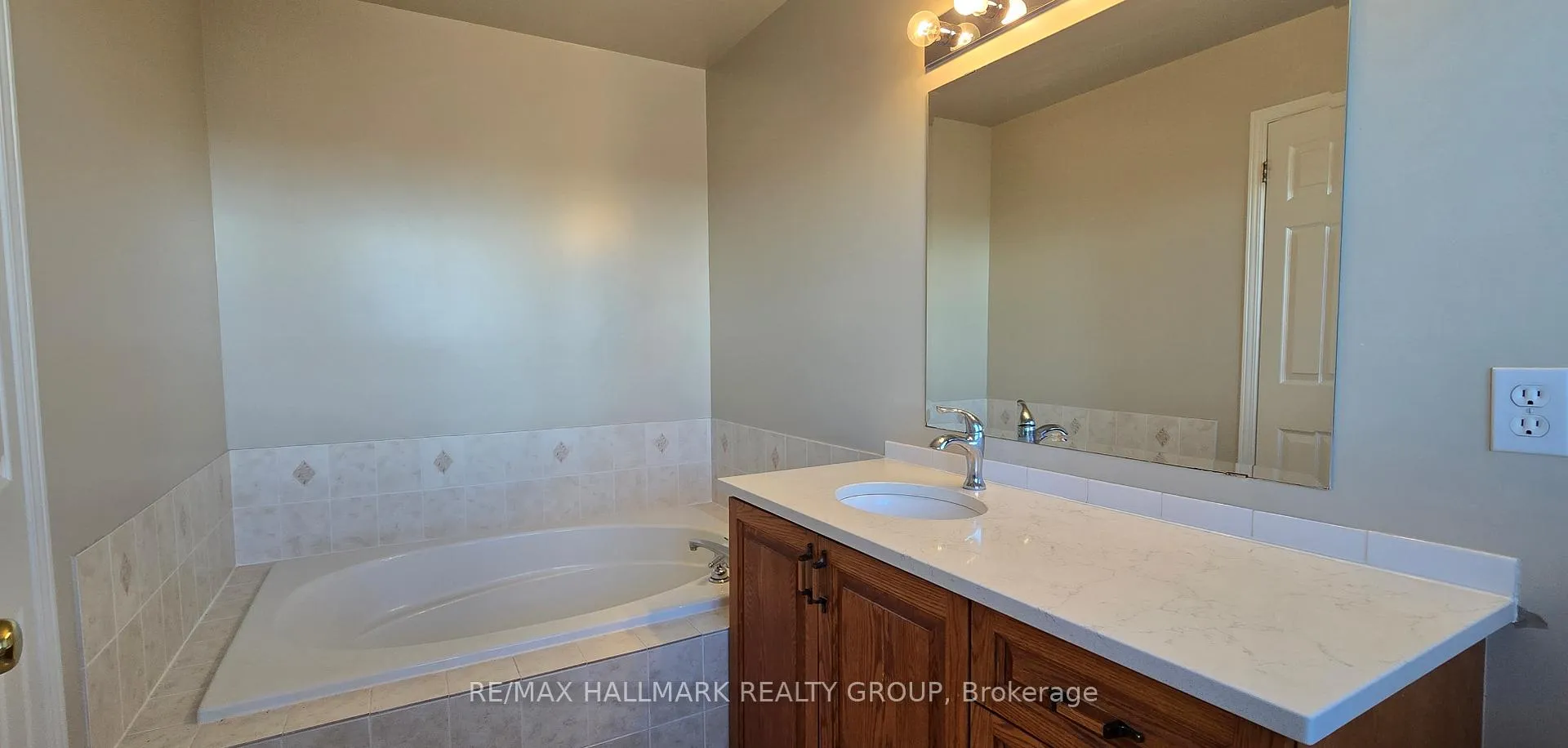 Photo 14 of 1620 Henri Lauzon Street, Ottawa, Chapel Hill — HOMEH
