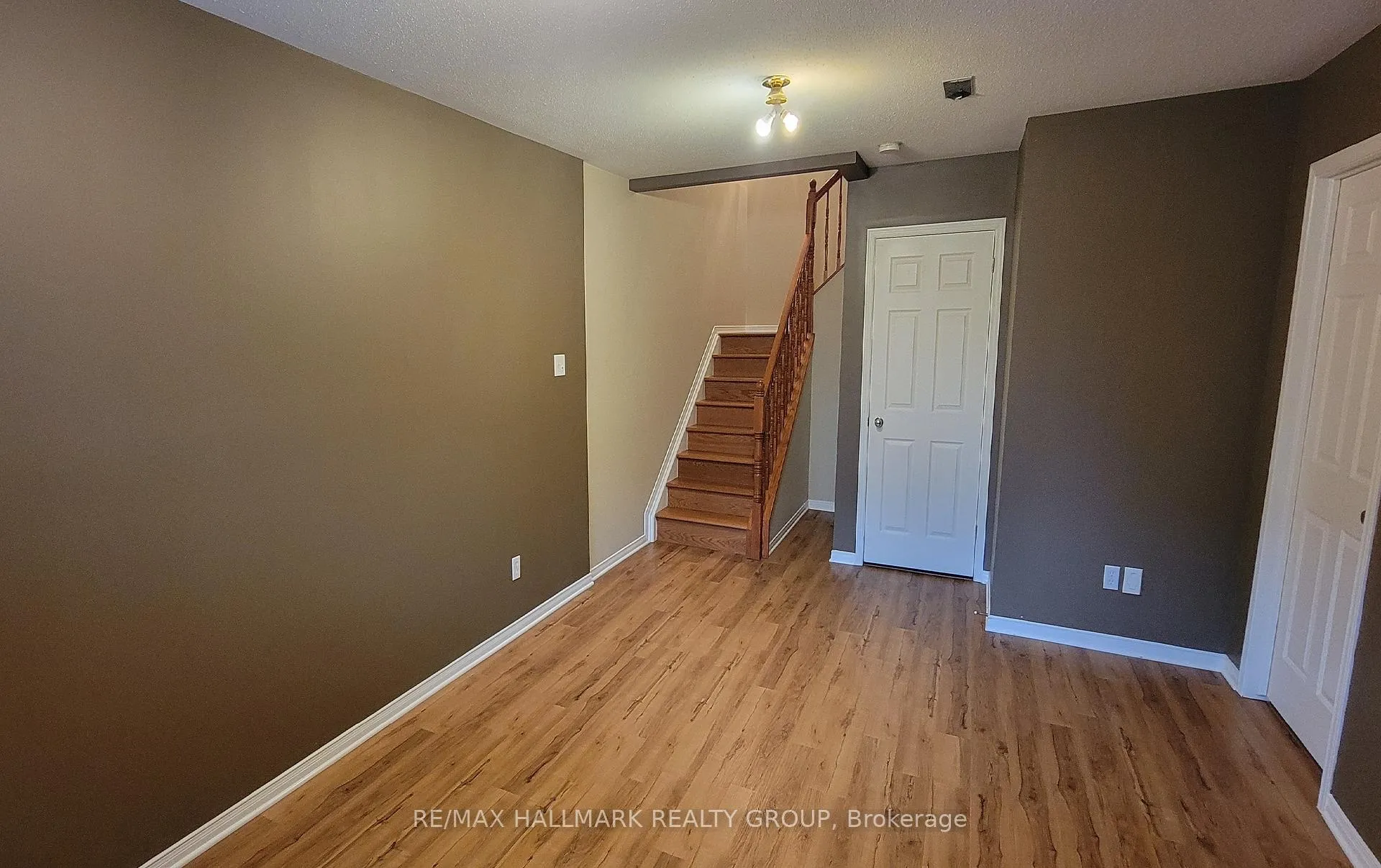 Photo 18 of 1620 Henri Lauzon Street, Ottawa, Chapel Hill — HOMEH