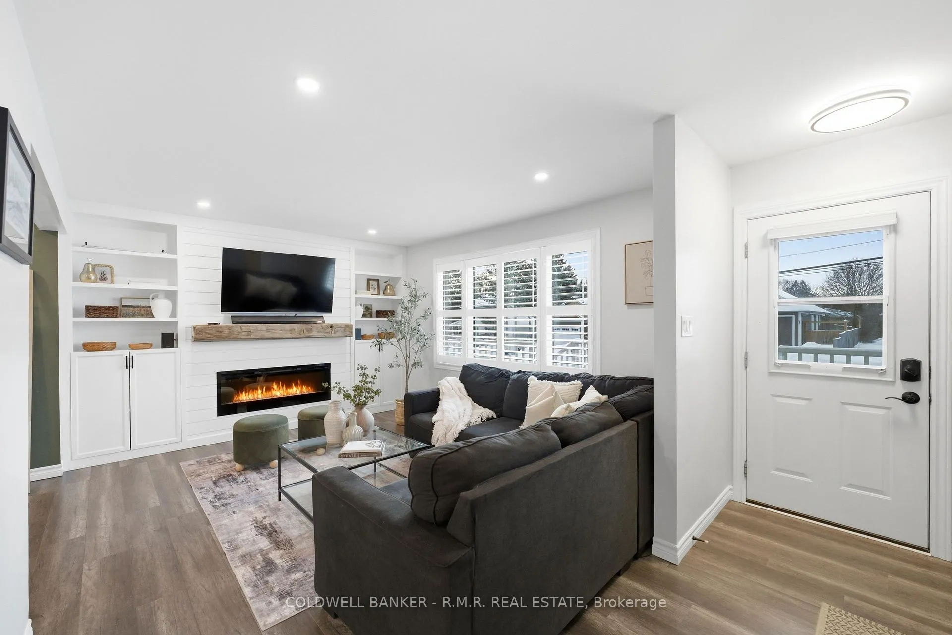 Photo 3 of 425 Bay Street, Scugog, Port Perry — HOMEH