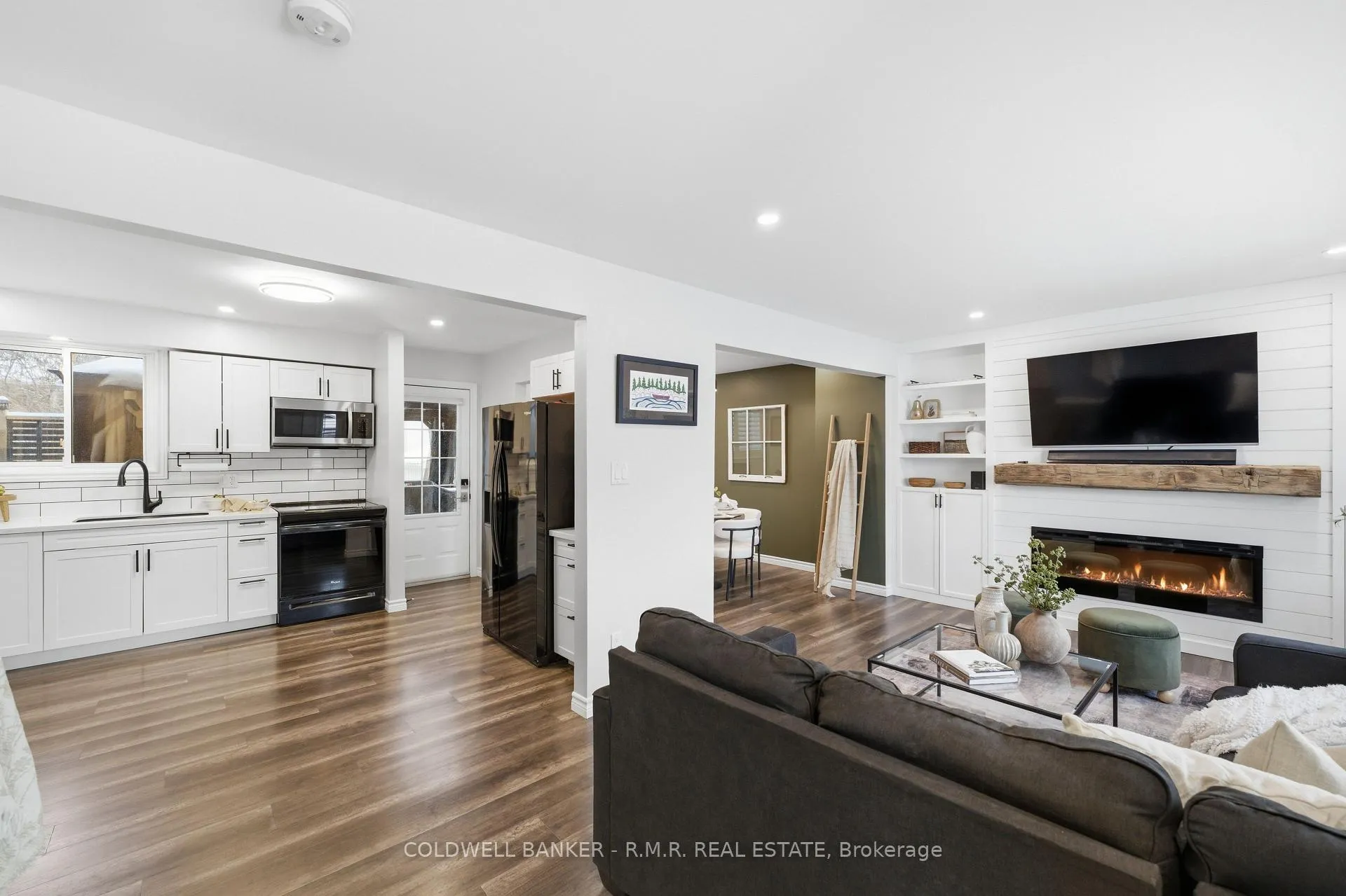 Photo 5 of 425 Bay Street, Scugog, Port Perry — HOMEH
