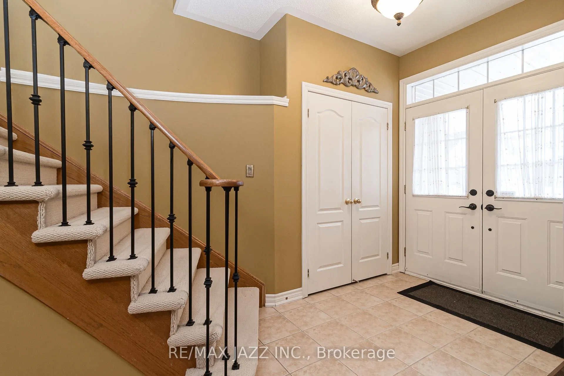 Photo 2 of 66 Fourth Avenue, Clarington, Courtice — HOMEH