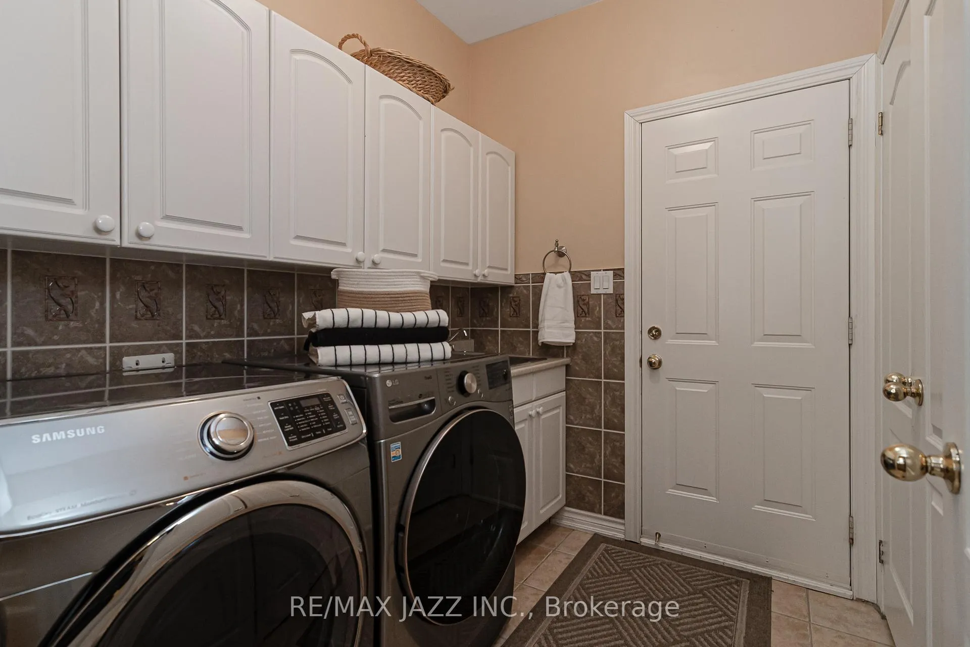 Photo 12 of 66 Fourth Avenue, Clarington, Courtice — HOMEH