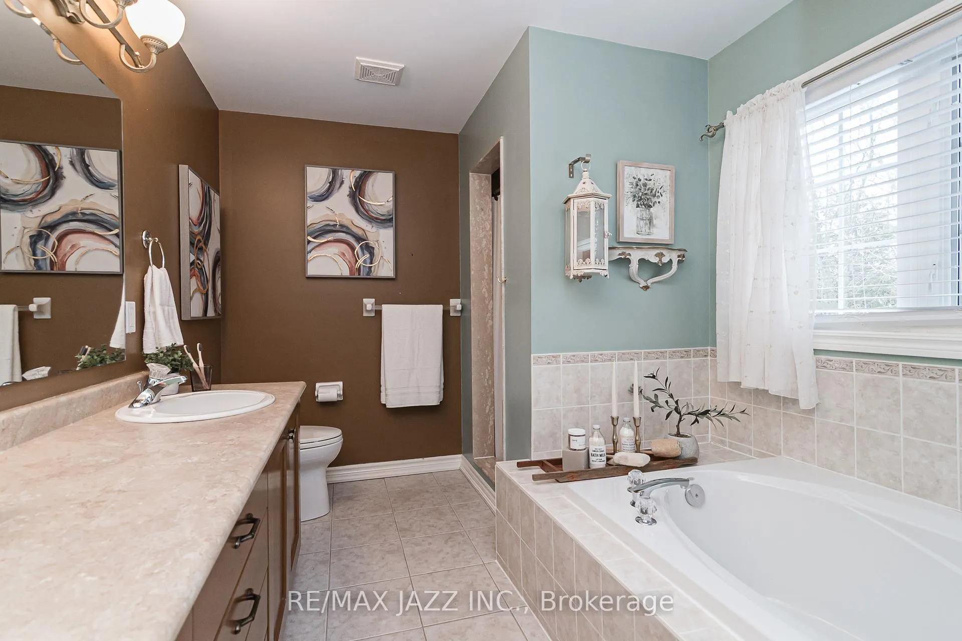 Photo 15 of 66 Fourth Avenue, Clarington, Courtice — HOMEH