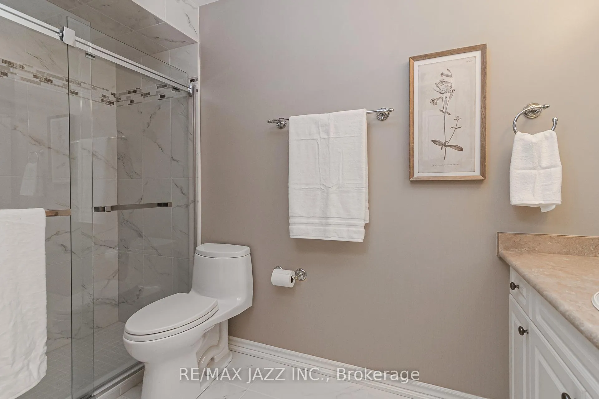 Photo 20 of 66 Fourth Avenue, Clarington, Courtice — HOMEH