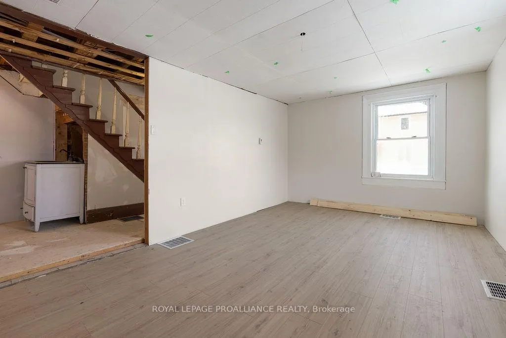 Photo 21 of 25 Thomas Street, Tweed, Hungerford (Twp) — HOMEH