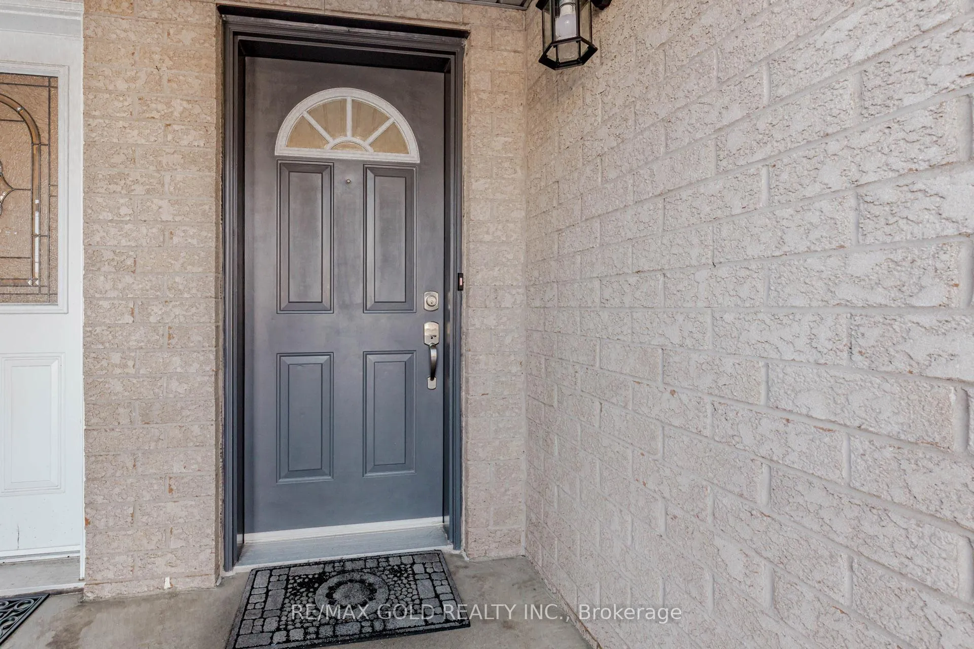 Photo 5 of 83 Spadina Road, Brampton, Brampton West — HOMEH