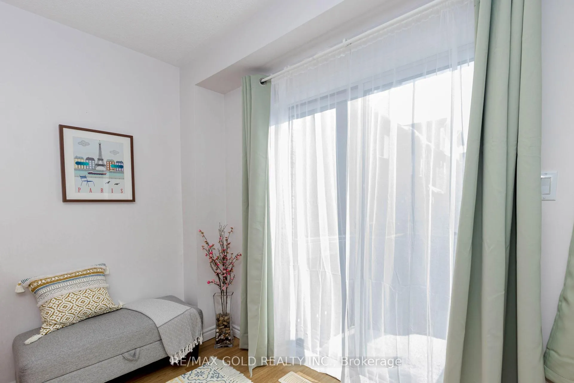 Photo 17 of 83 Spadina Road, Brampton, Brampton West — HOMEH
