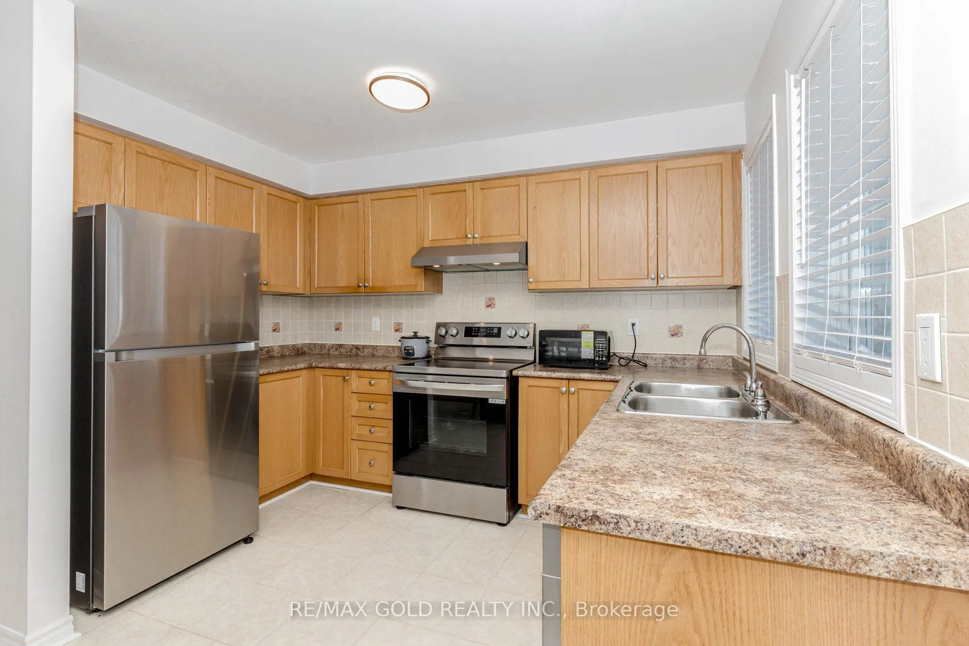 Photo 22 of 83 Spadina Road, Brampton, Brampton West — HOMEH