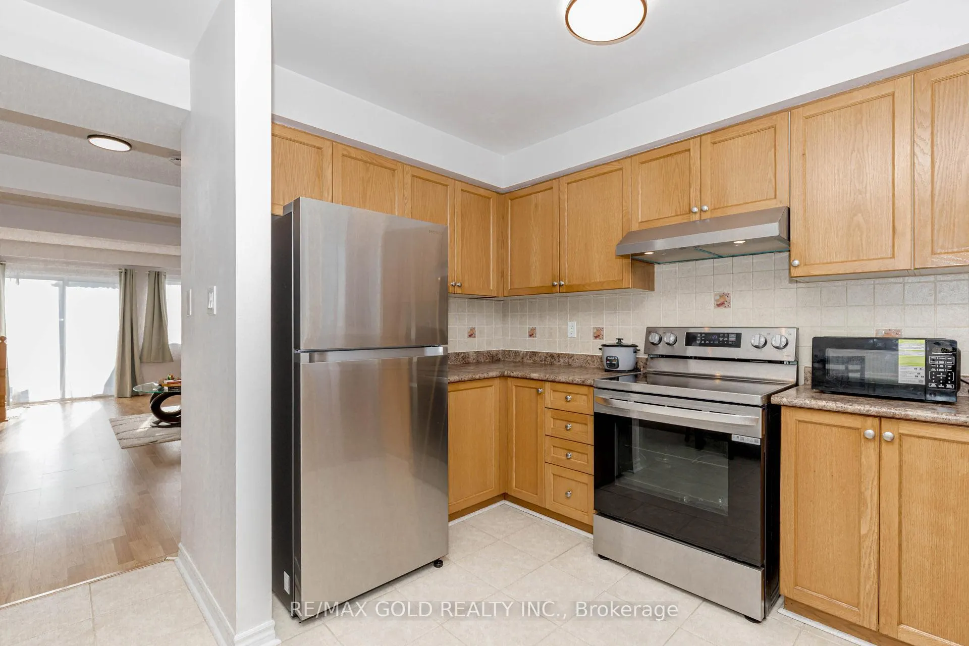 Photo 23 of 83 Spadina Road, Brampton, Brampton West — HOMEH