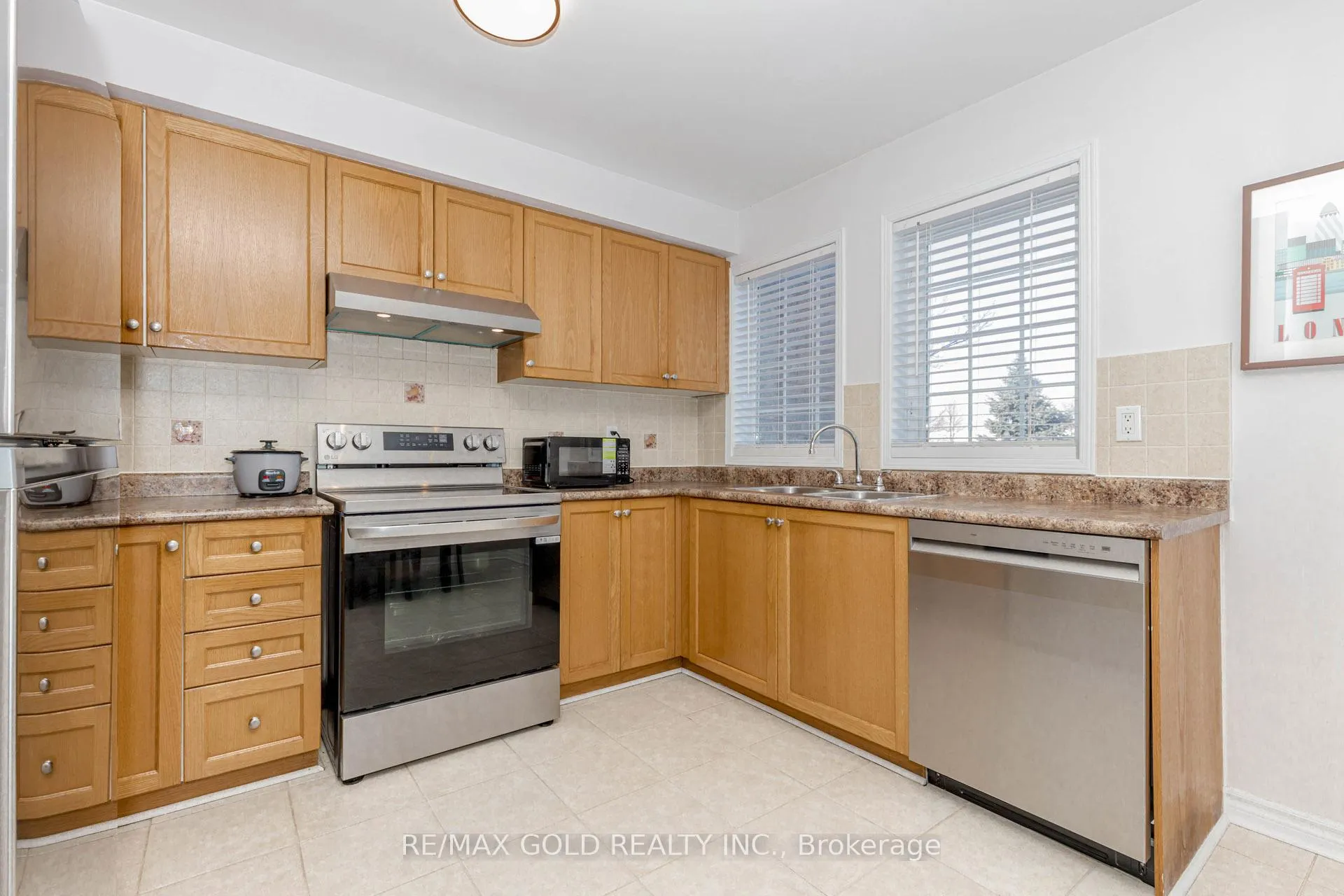 Photo 24 of 83 Spadina Road, Brampton, Brampton West — HOMEH