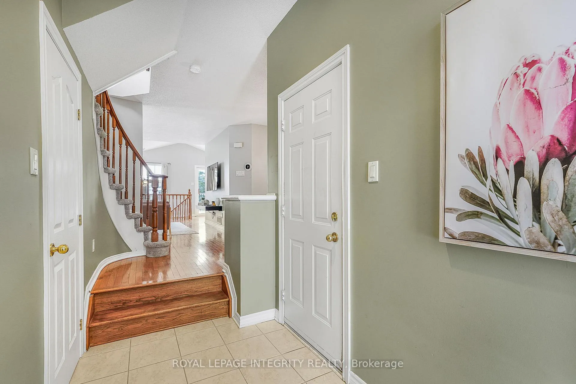 Photo 4 of 1033 Markwick Crescent, Ottawa, Notting Hill/Summerside — HOMEH