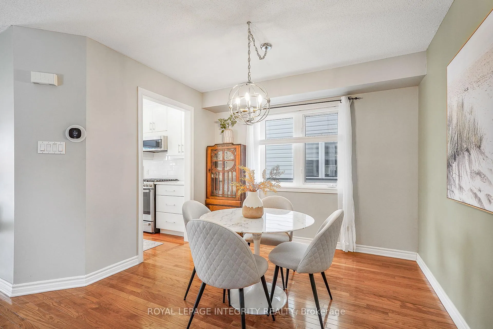 Photo 5 of 1033 Markwick Crescent, Ottawa, Notting Hill/Summerside — HOMEH
