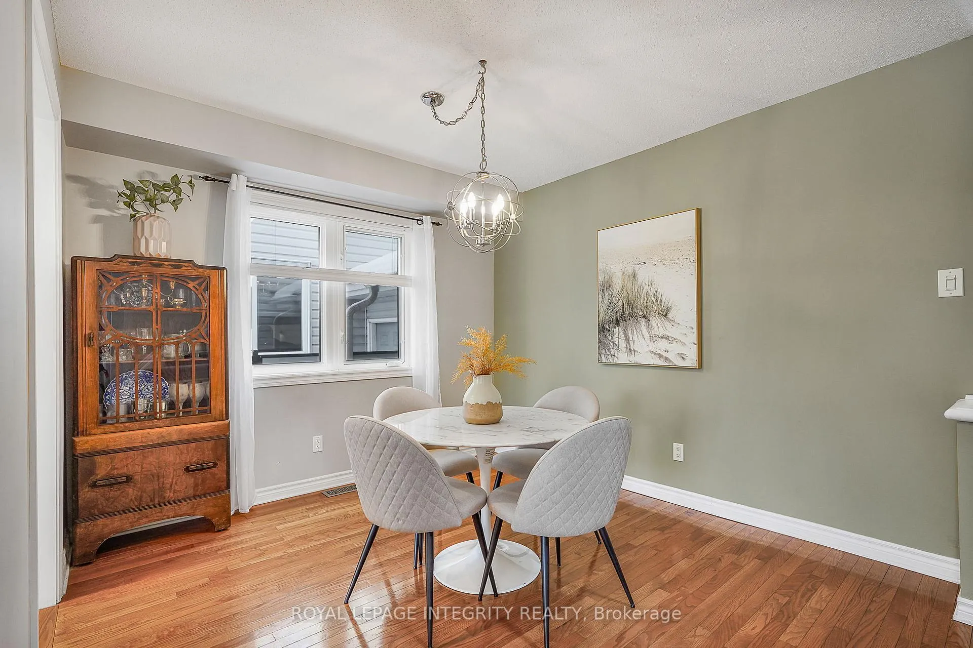 Photo 6 of 1033 Markwick Crescent, Ottawa, Notting Hill/Summerside — HOMEH