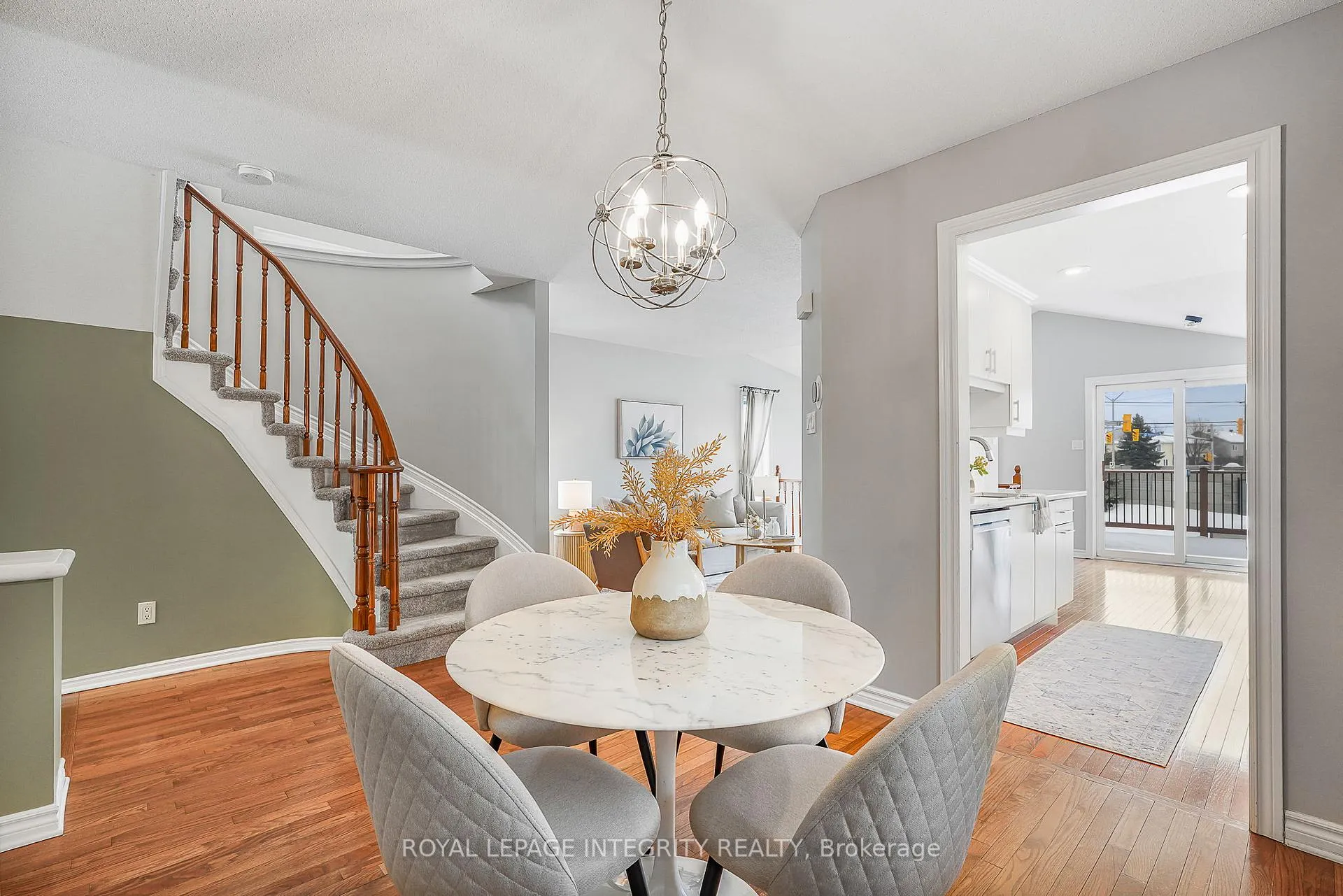 Photo 7 of 1033 Markwick Crescent, Ottawa, Notting Hill/Summerside — HOMEH