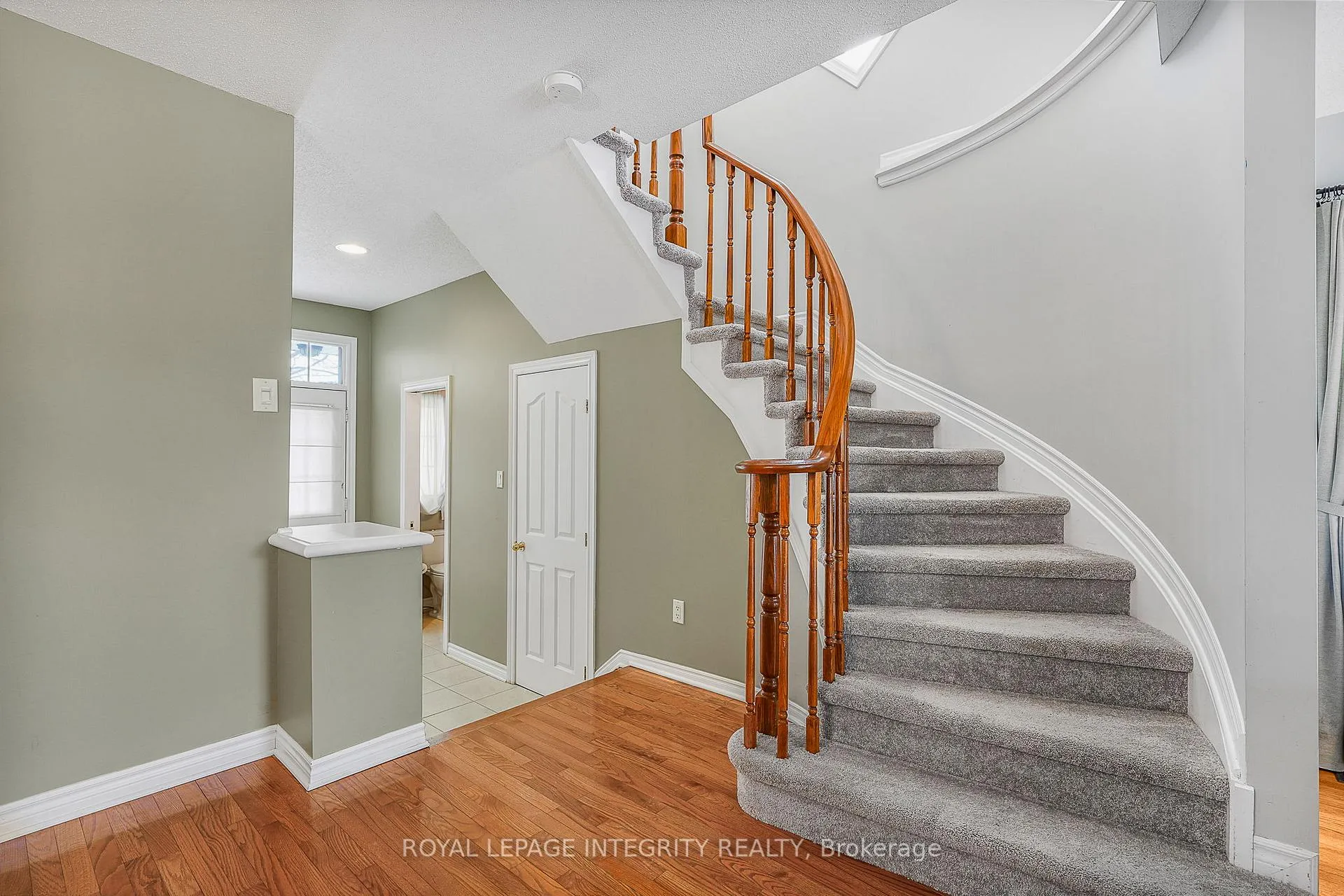 Photo 8 of 1033 Markwick Crescent, Ottawa, Notting Hill/Summerside — HOMEH
