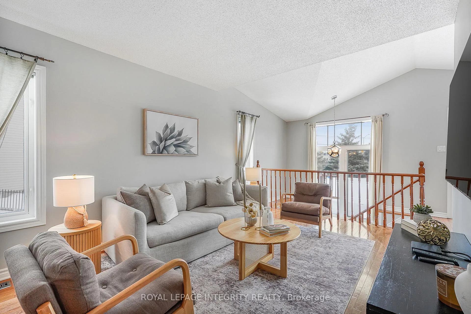 Photo 9 of 1033 Markwick Crescent, Ottawa, Notting Hill/Summerside — HOMEH