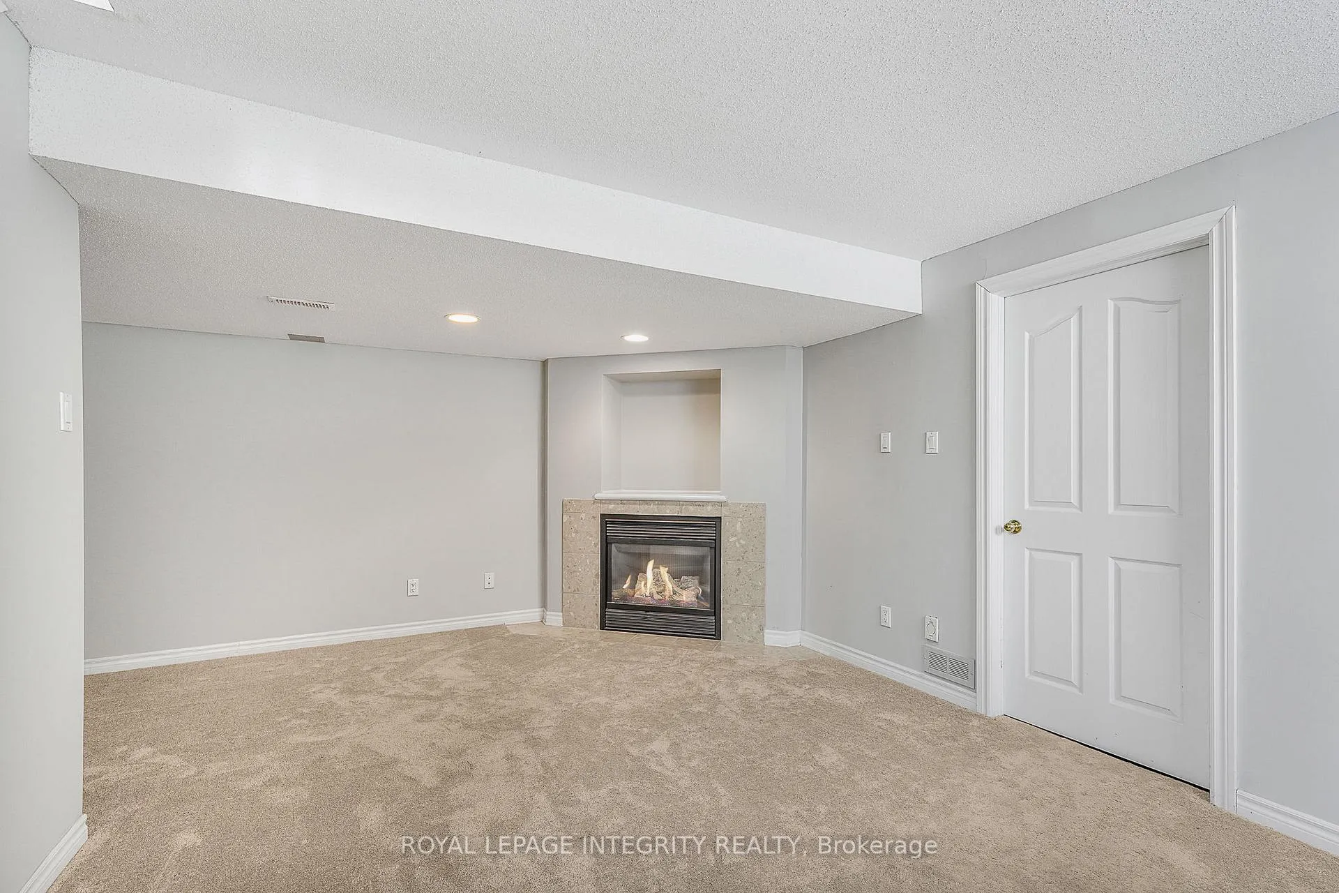 Photo 25 of 1033 Markwick Crescent, Ottawa, Notting Hill/Summerside — HOMEH
