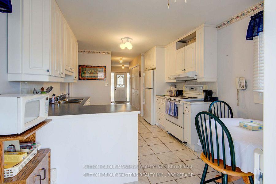Photo 6 of 681 Rivermeade Avenue, Kingston, East Gardiners Rd — HOMEH