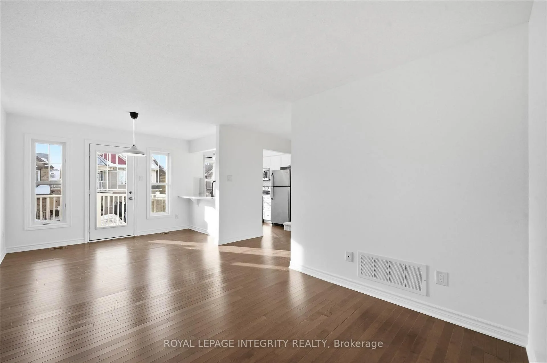 Photo 8 of 67 Luminescence Way, Ottawa, Notting Hill/Summerside — HOMEH