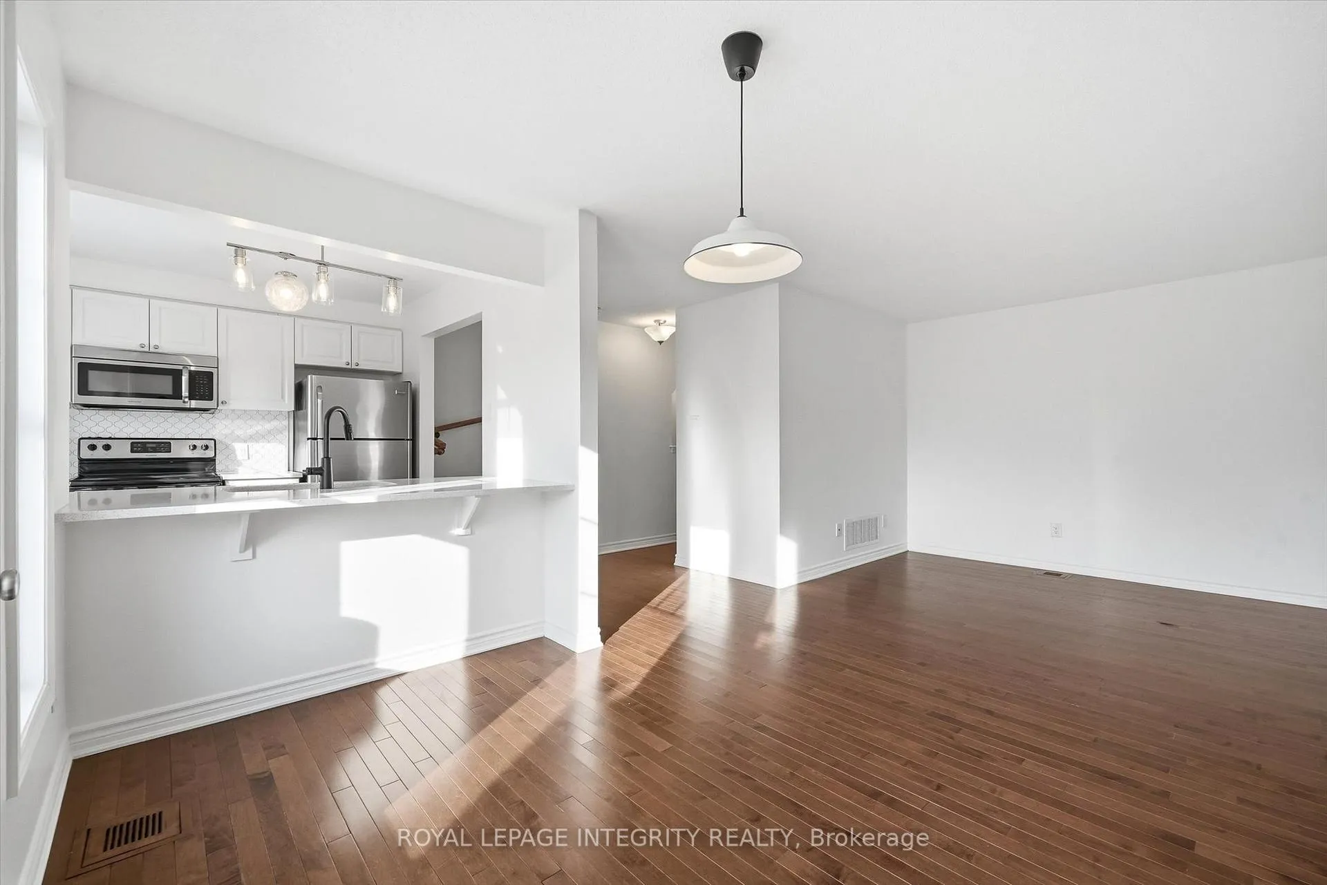 Photo 11 of 67 Luminescence Way, Ottawa, Notting Hill/Summerside — HOMEH