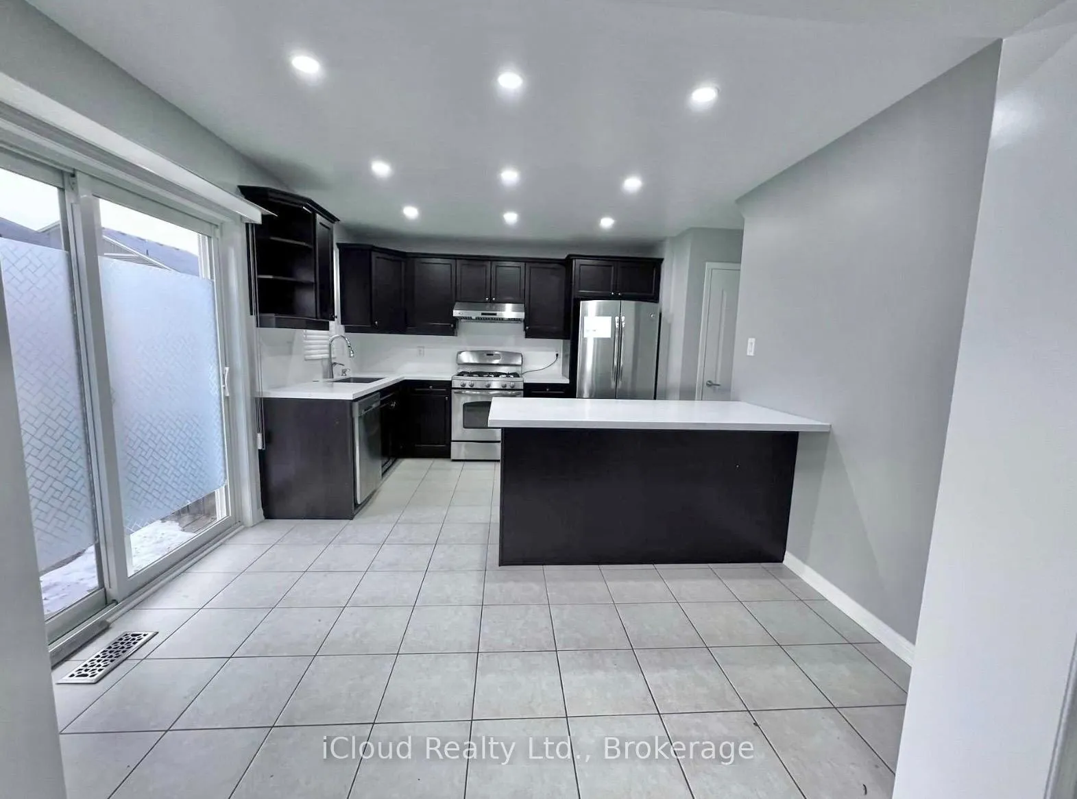 Photo 4 of 450 Pozbou Crescent, Milton, Willmott — HOMEH
