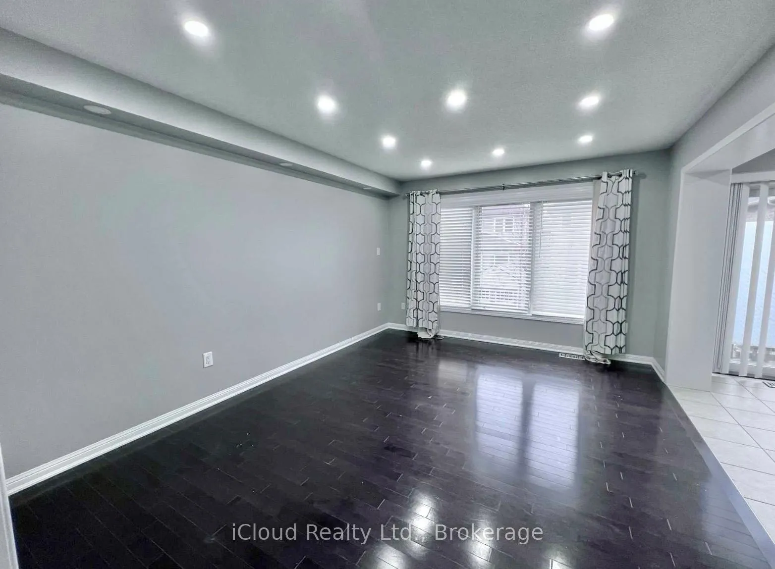 Photo 13 of 450 Pozbou Crescent, Milton, Willmott — HOMEH