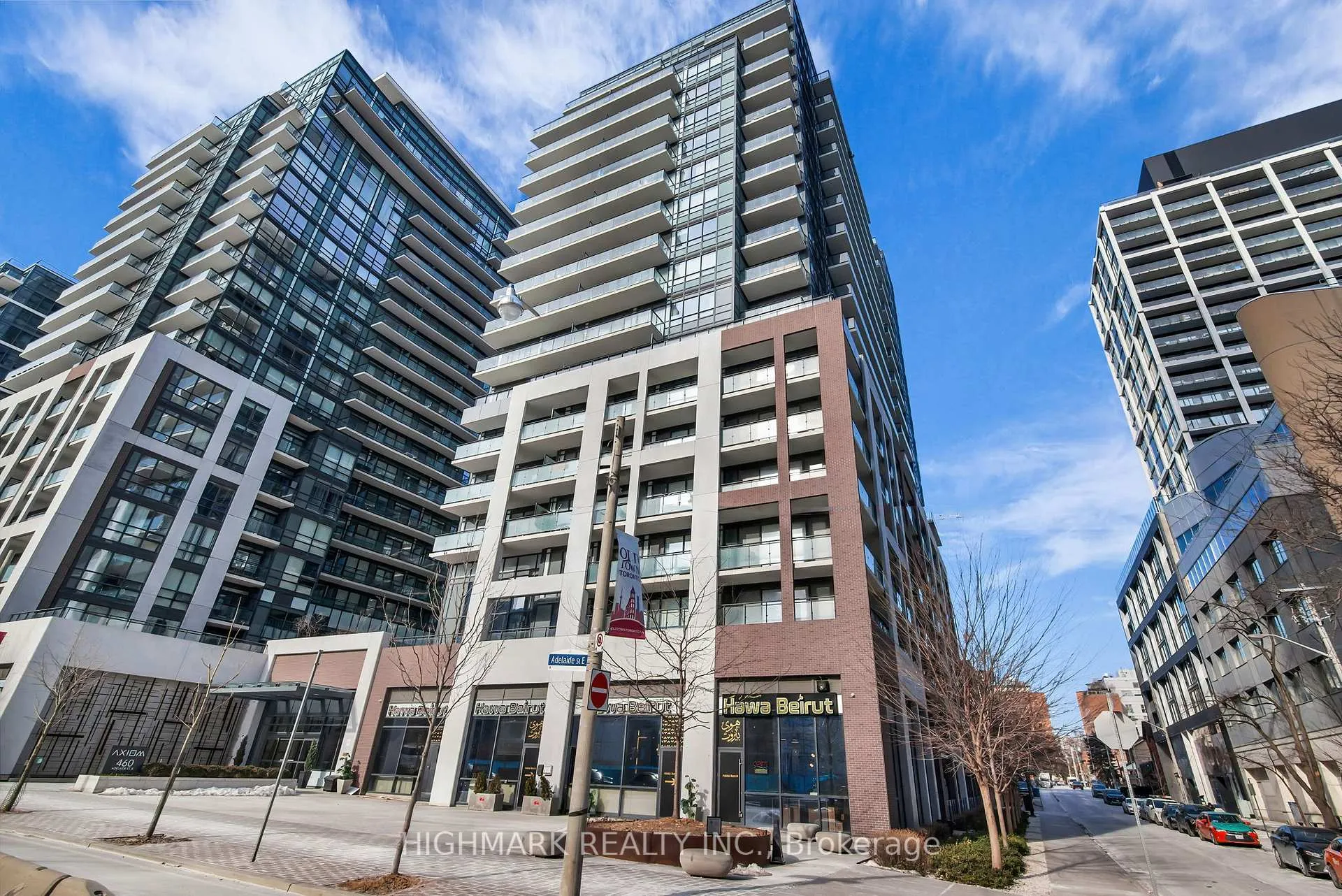 Front of Unit 1719, 460 Adelaide Street E