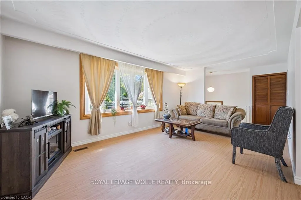 Photo 5 of 582 Skylark Road, Waterloo — HOMEH