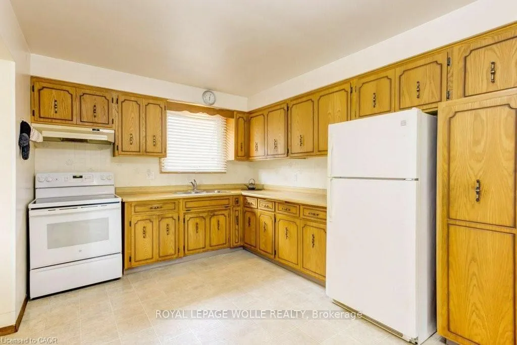Photo 9 of 582 Skylark Road, Waterloo — HOMEH