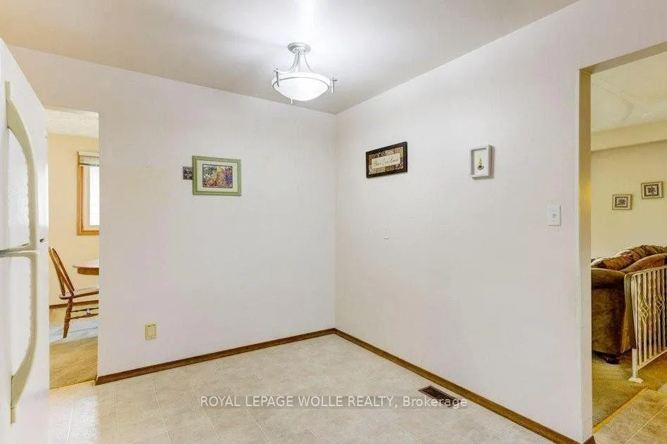 Photo 12 of 582 Skylark Road, Waterloo — HOMEH
