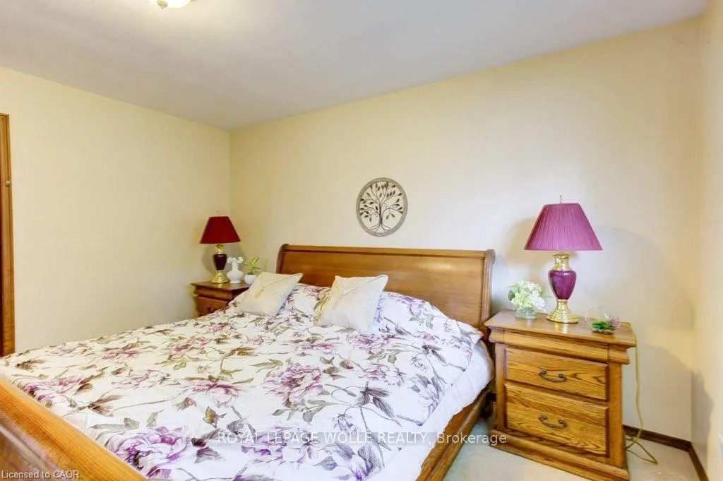 Photo 14 of 582 Skylark Road, Waterloo — HOMEH