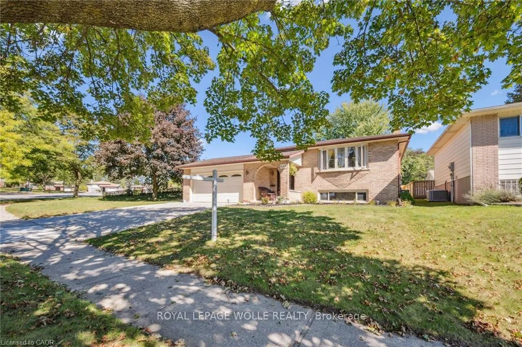 Photo 31 of 582 Skylark Road, Waterloo — HOMEH