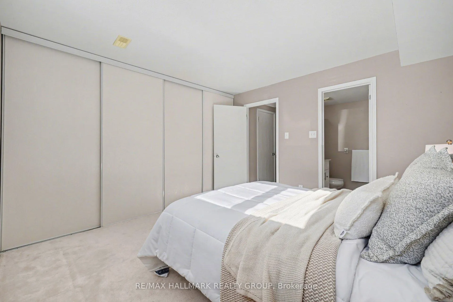 Photo 14 of 275 Aquaview Drive, Ottawa, Avalon East — HOMEH