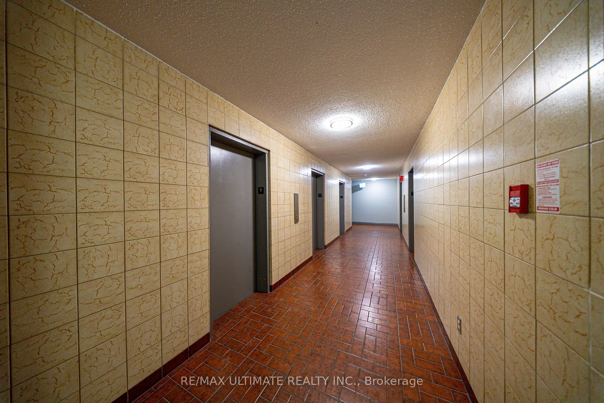 Photo 3 of Unit 909, 390 Dixon Road, Etobicoke, Kingsview Village-The Westway — HOMEH