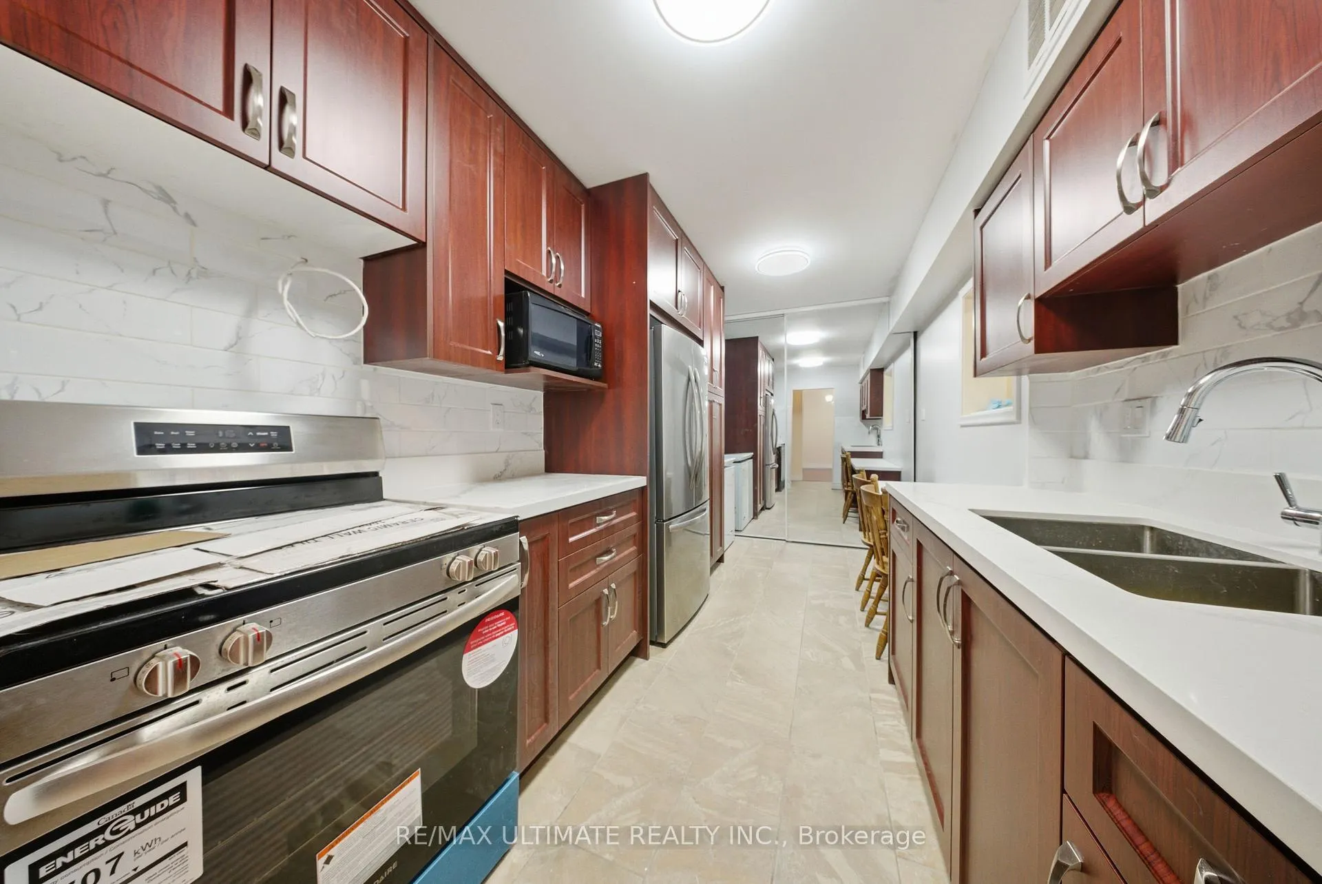 Photo 6 of Unit 909, 390 Dixon Road, Etobicoke, Kingsview Village-The Westway — HOMEH