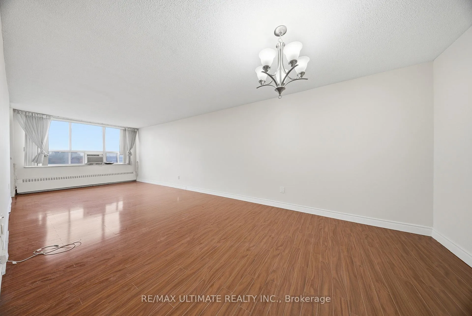 Photo 8 of Unit 909, 390 Dixon Road, Etobicoke, Kingsview Village-The Westway — HOMEH