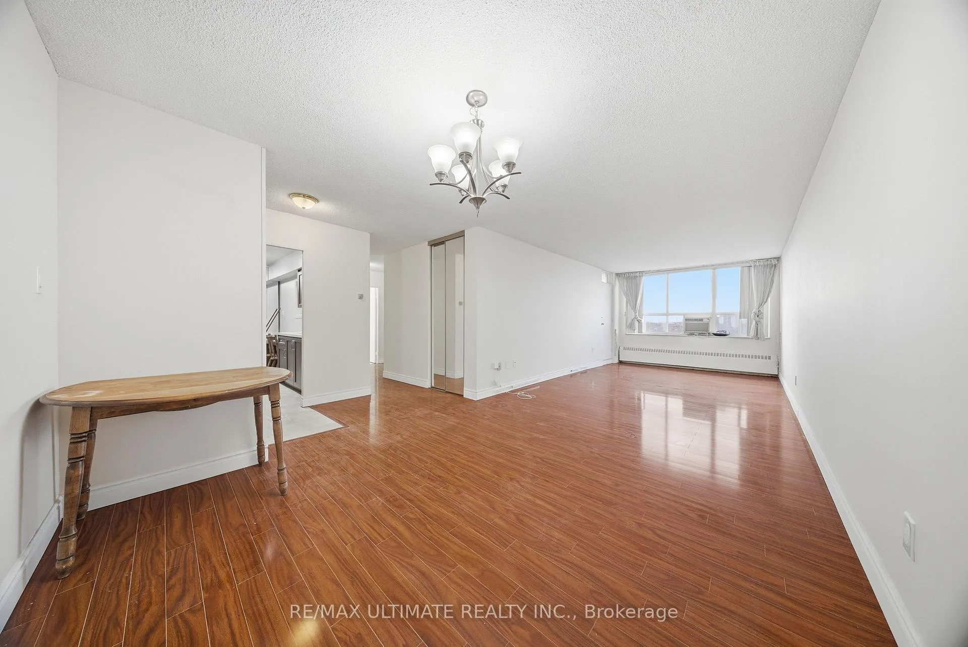 Photo 9 of Unit 909, 390 Dixon Road, Etobicoke, Kingsview Village-The Westway — HOMEH