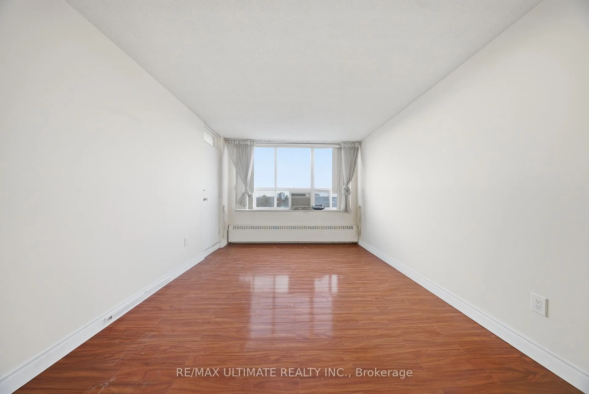 Photo 10 of Unit 909, 390 Dixon Road, Etobicoke, Kingsview Village-The Westway — HOMEH
