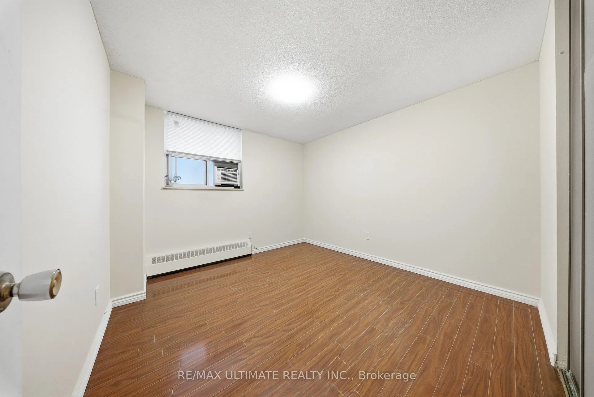 Photo 12 of Unit 909, 390 Dixon Road, Etobicoke, Kingsview Village-The Westway — HOMEH