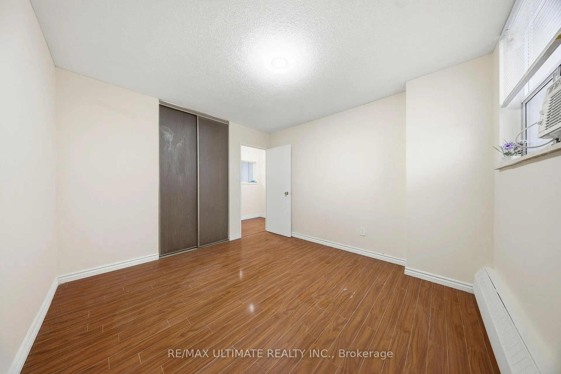 Photo 13 of Unit 909, 390 Dixon Road, Etobicoke, Kingsview Village-The Westway — HOMEH