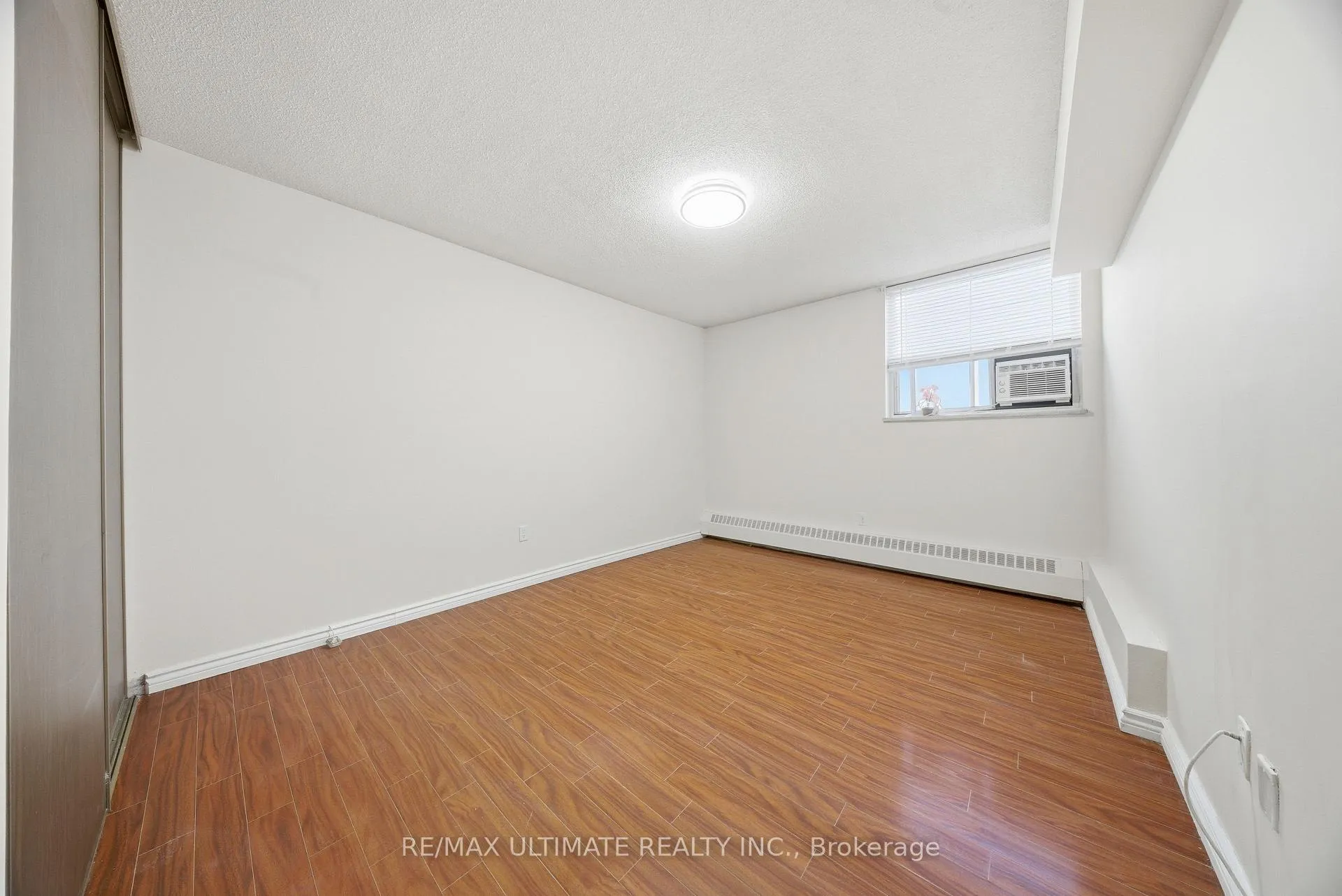 Photo 15 of Unit 909, 390 Dixon Road, Etobicoke, Kingsview Village-The Westway — HOMEH