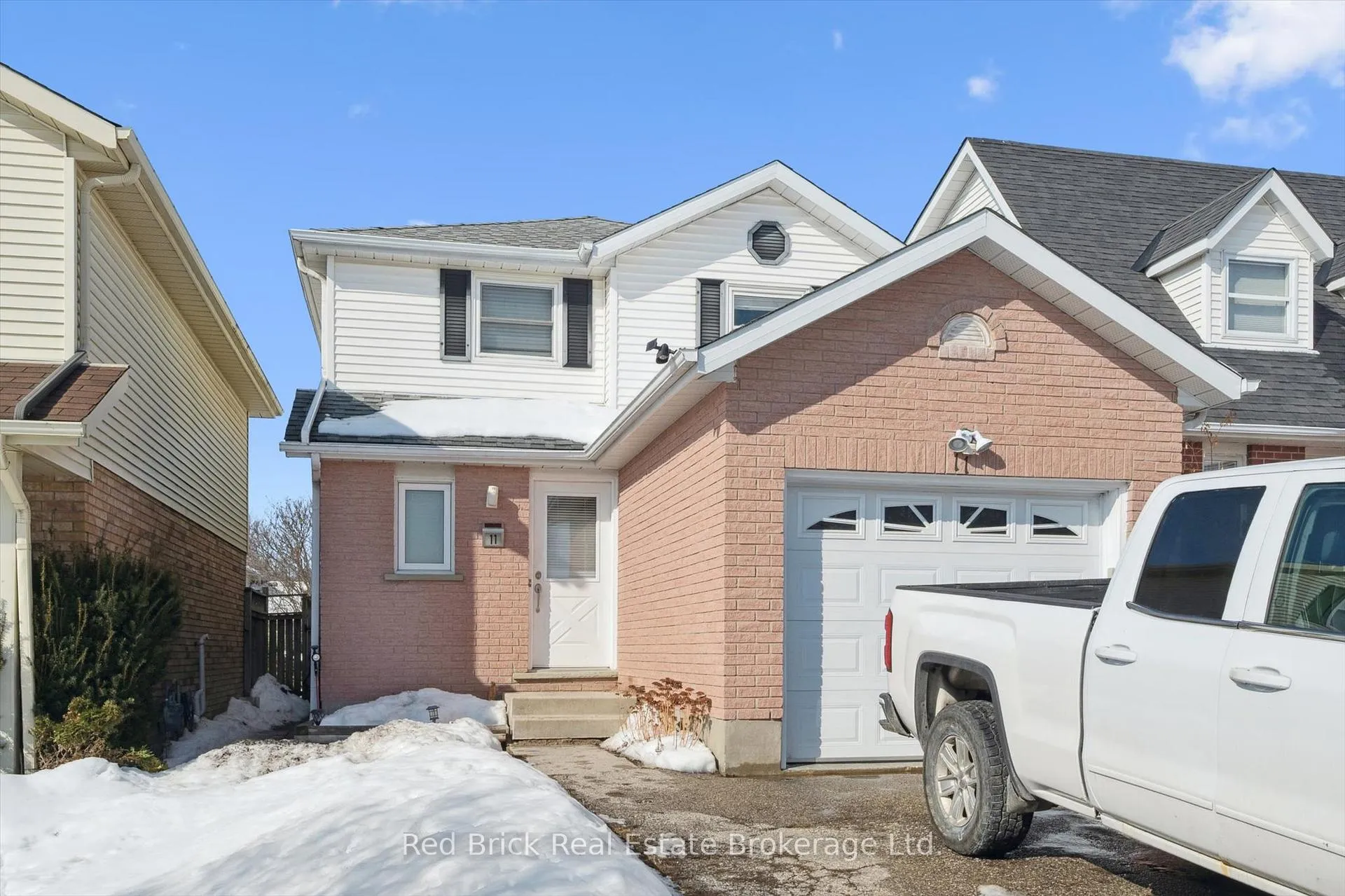 Photo 1 of 11 Moss Place, Guelph, Kortright West — HOMEH