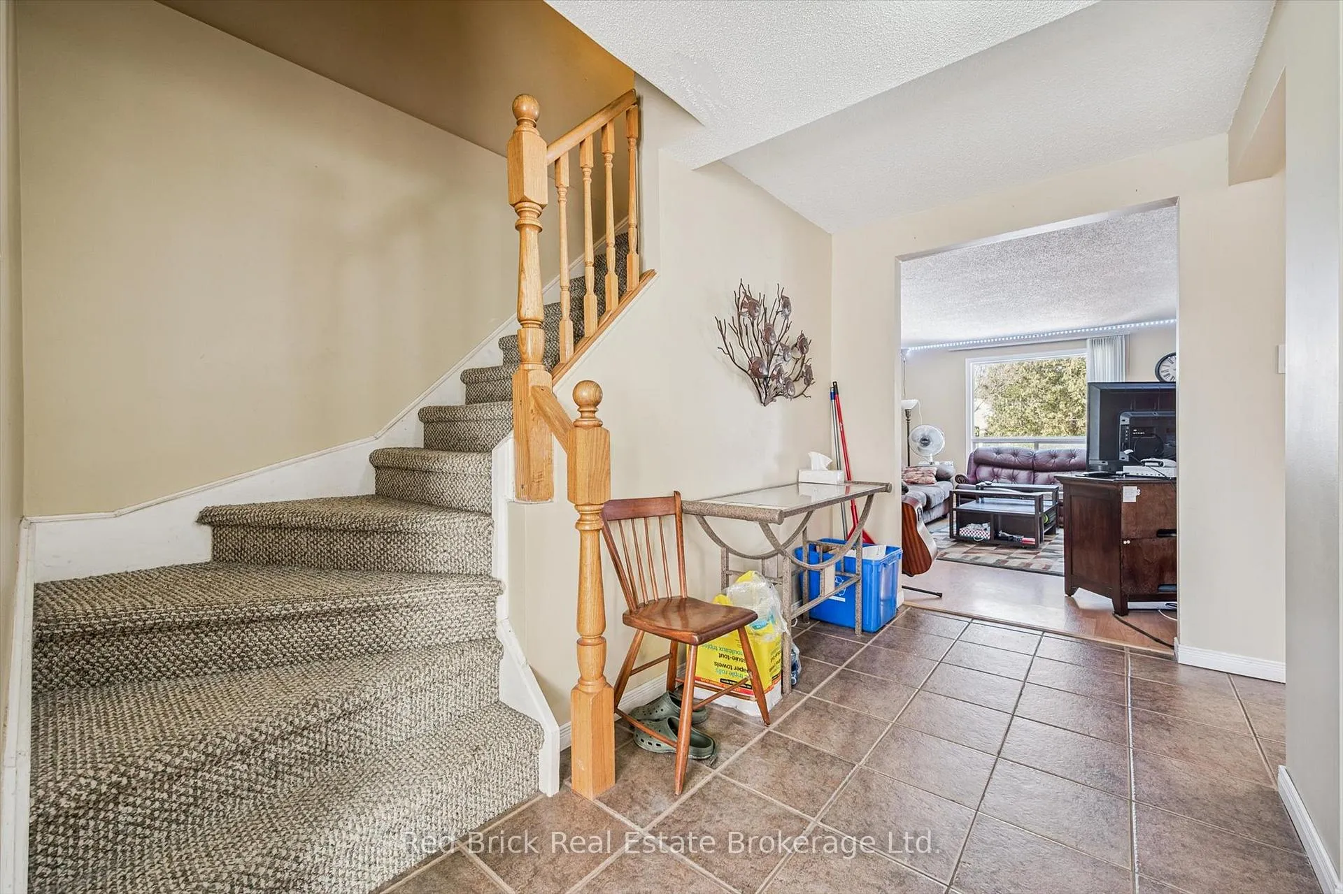 Photo 5 of 11 Moss Place, Guelph, Kortright West — HOMEH