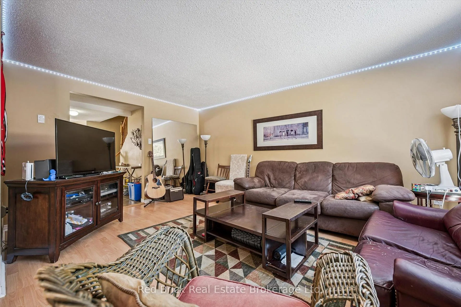 Photo 6 of 11 Moss Place, Guelph, Kortright West — HOMEH