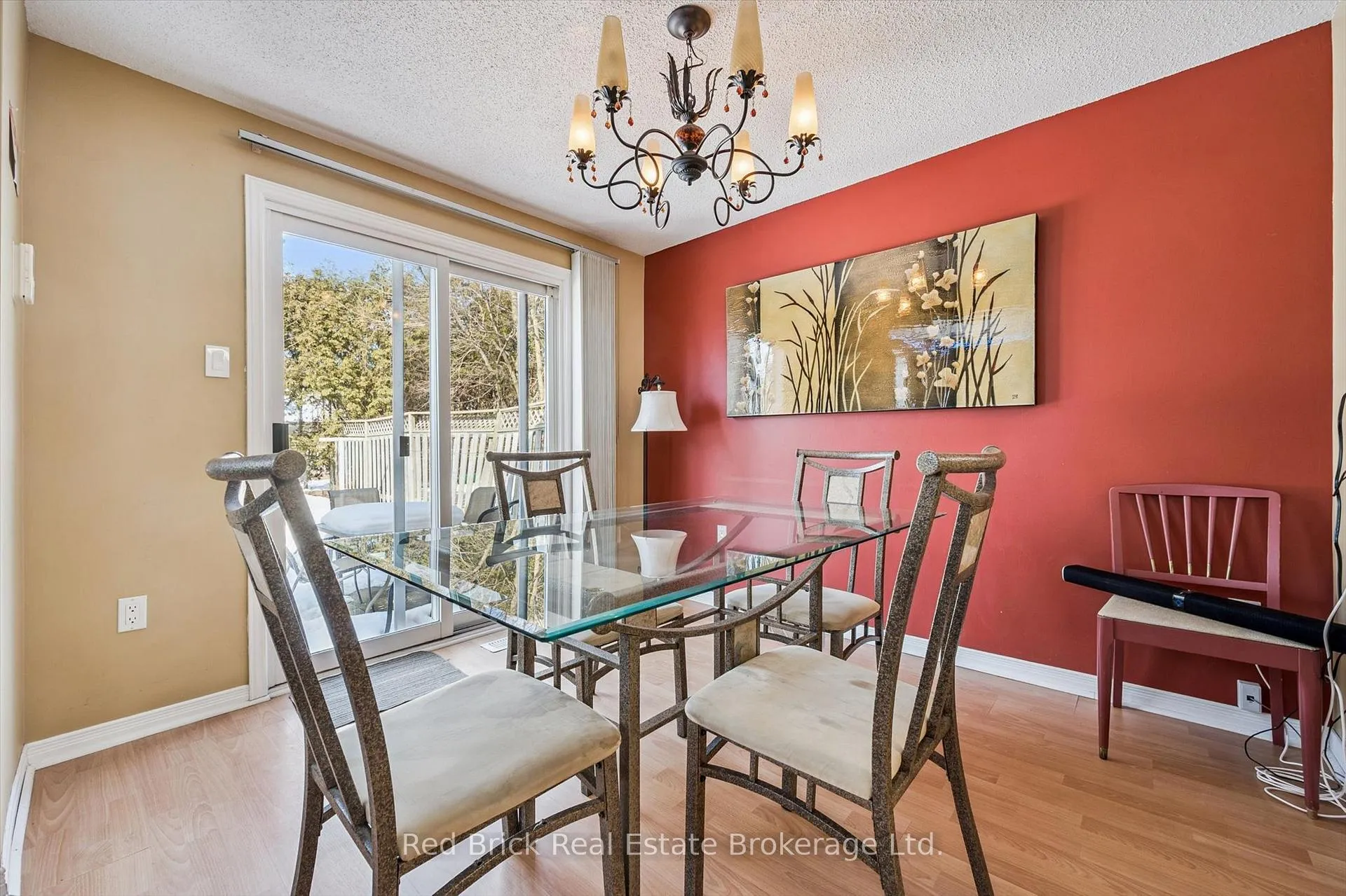 Photo 7 of 11 Moss Place, Guelph, Kortright West — HOMEH