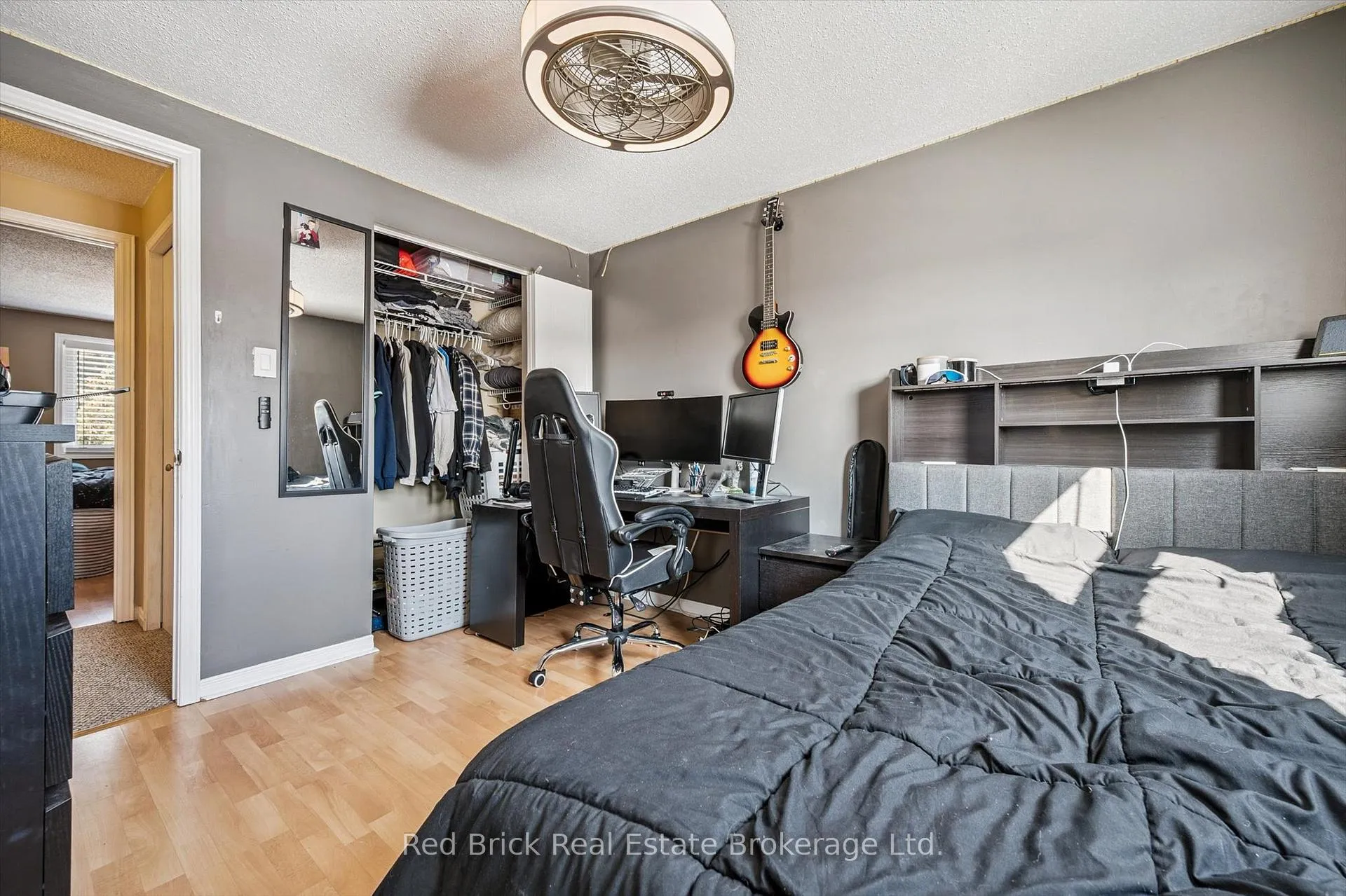 Photo 14 of 11 Moss Place, Guelph, Kortright West — HOMEH