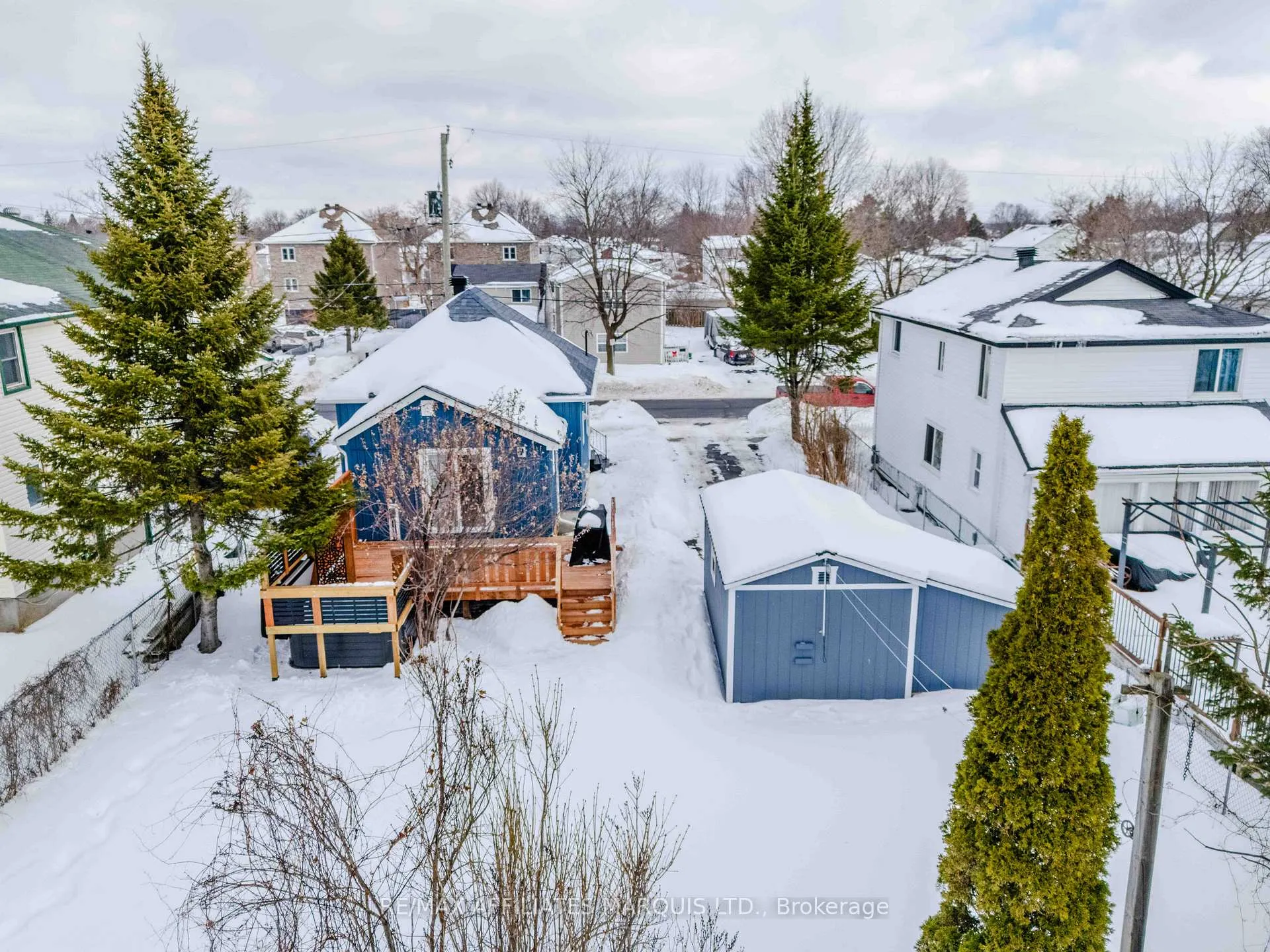 Photo 2 of 1234 Notre Dame Street, Cornwall — HOMEH